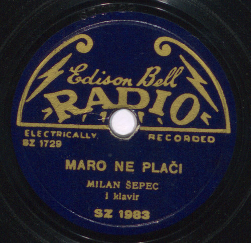 Maro ne plači  / [izvodi] Milan Šepec i klavir.