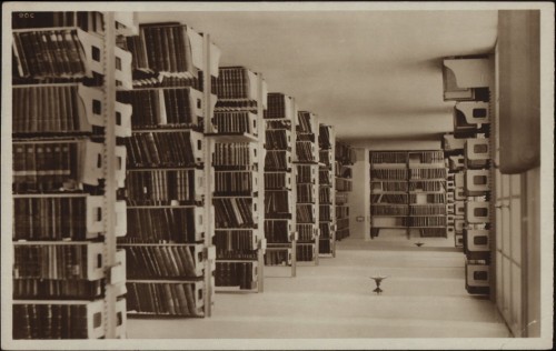 Sveučilišna knjižnica : spremište knjiga.