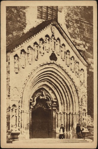 Stari portal zagrebačke katedrale.