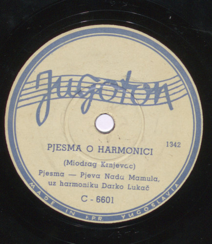 Pjesma o harmonici   / Miodrag Krnjevac. Pluća su mi bolna : pjesma / pjeva Nada Mamula, uz harmoniku Darko Lukač.